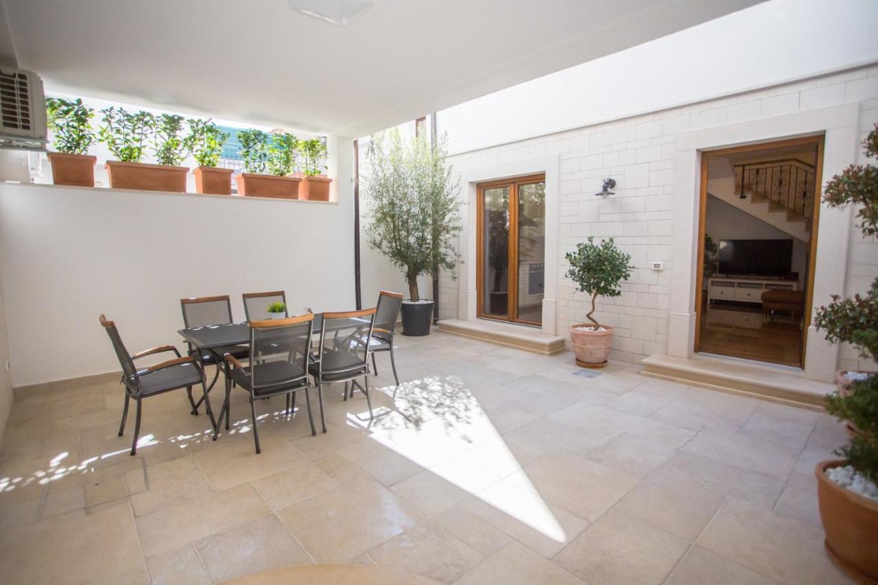 Holiday Home Camellia Πόρετς Εξωτερικό φωτογραφία