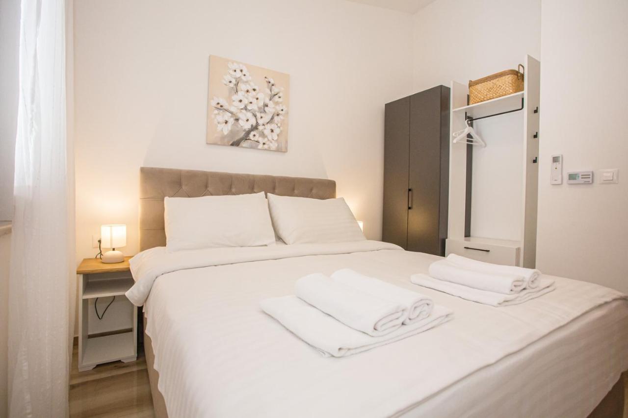 Holiday Home Camellia Πόρετς Εξωτερικό φωτογραφία