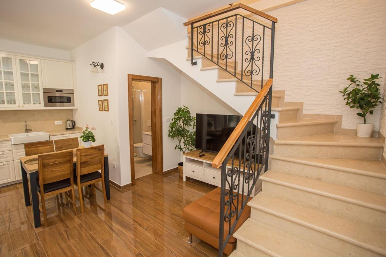 Holiday Home Camellia Πόρετς Εξωτερικό φωτογραφία