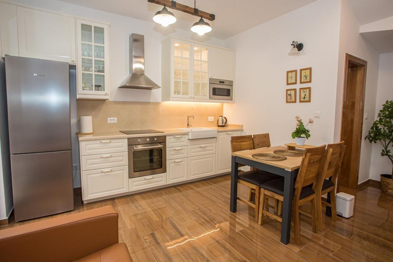 Holiday Home Camellia Πόρετς Εξωτερικό φωτογραφία